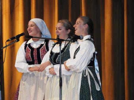 Prireditev Druži naju ples in petje z mednarodno udeležbo 30